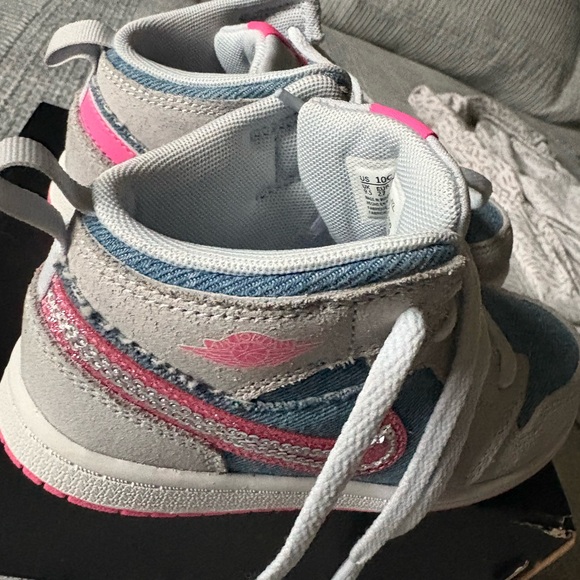 Nike Jordan Kids Gray and Pink Sneakers - Picture 4 of 10